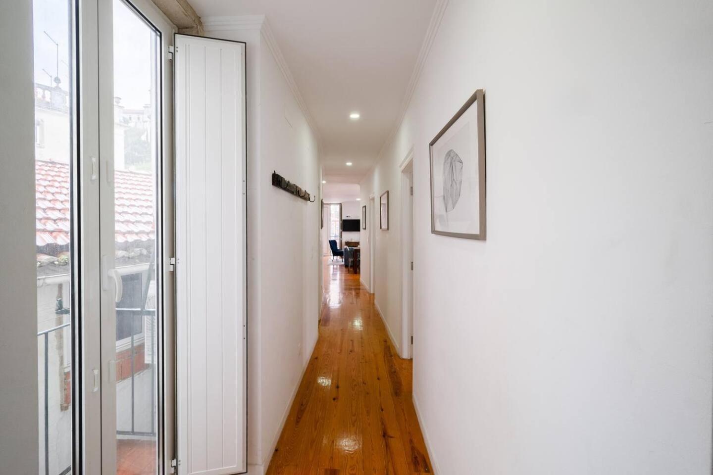 Spacious Penthouse Duplex W Castle Views Apartment *