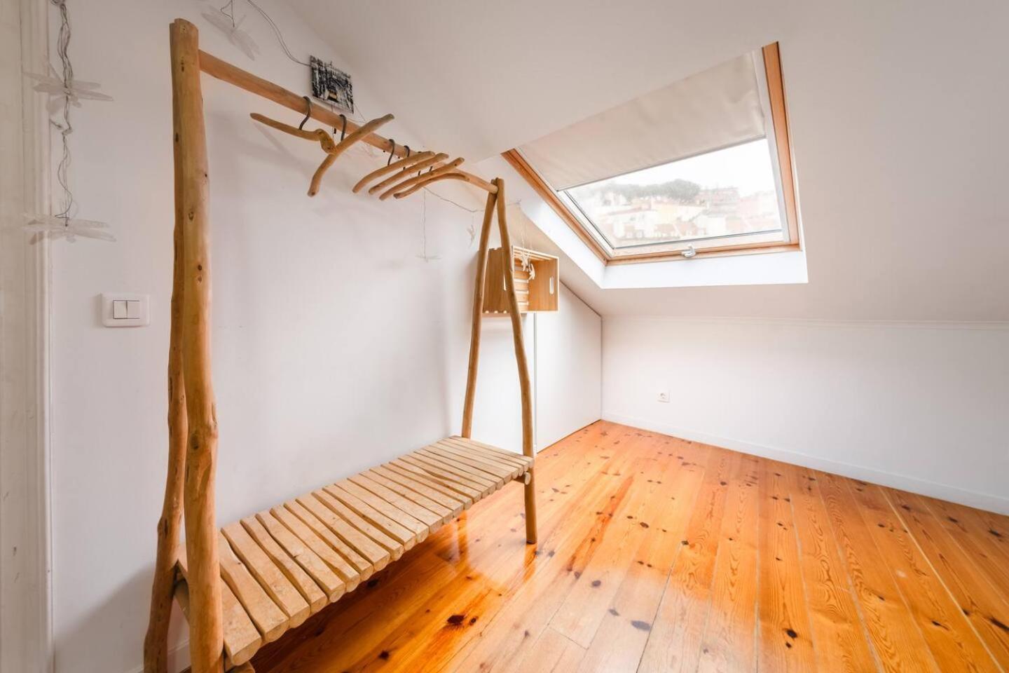 Spacious Penthouse Duplex W Castle Views Apartment *